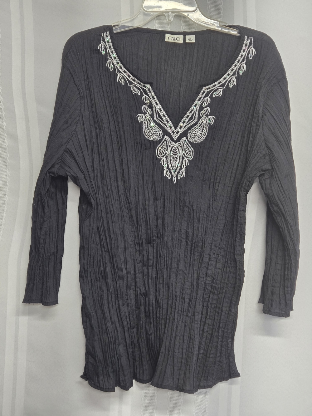 Cato Black Embroidered V-Neck Crinkle Tunic Top SIZE XLARGE